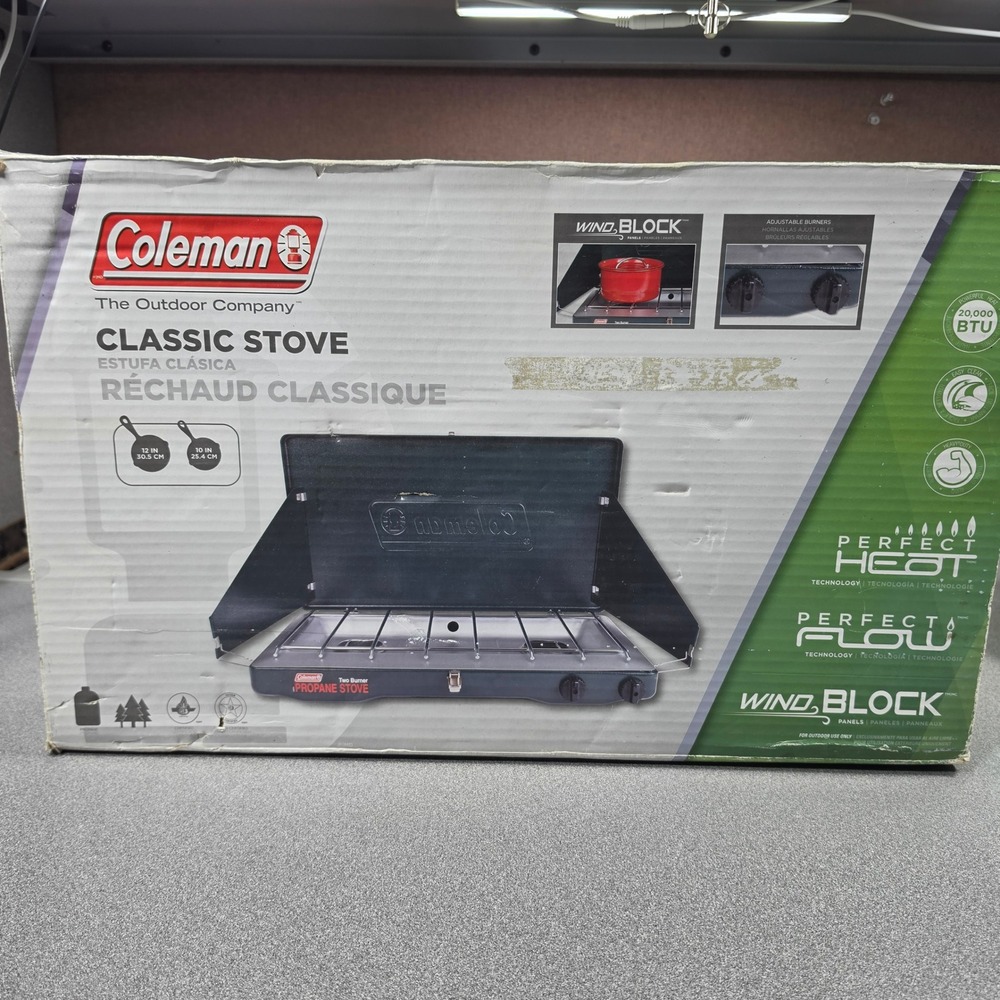 Coleman Classic Stove Two Burner Propane Green Excellent 20000 BTU Wind Block